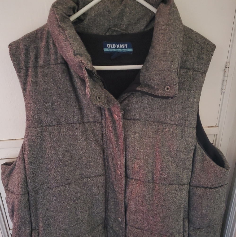 Old navy maternity vest